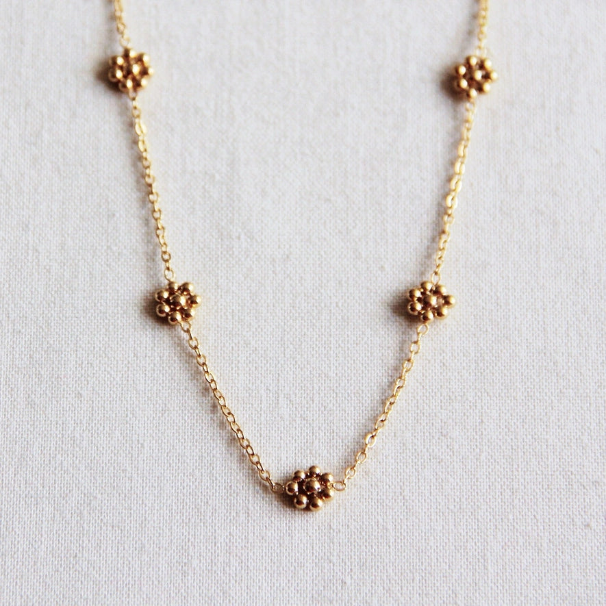 gold daisy necklace
