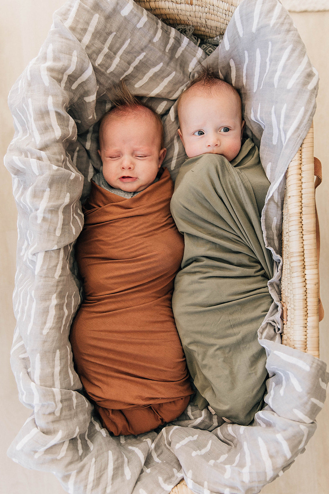 bamboo stretch swaddle // olive