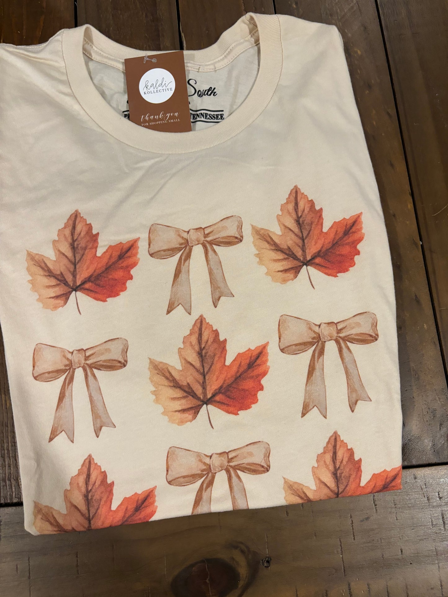 autumn bows tee