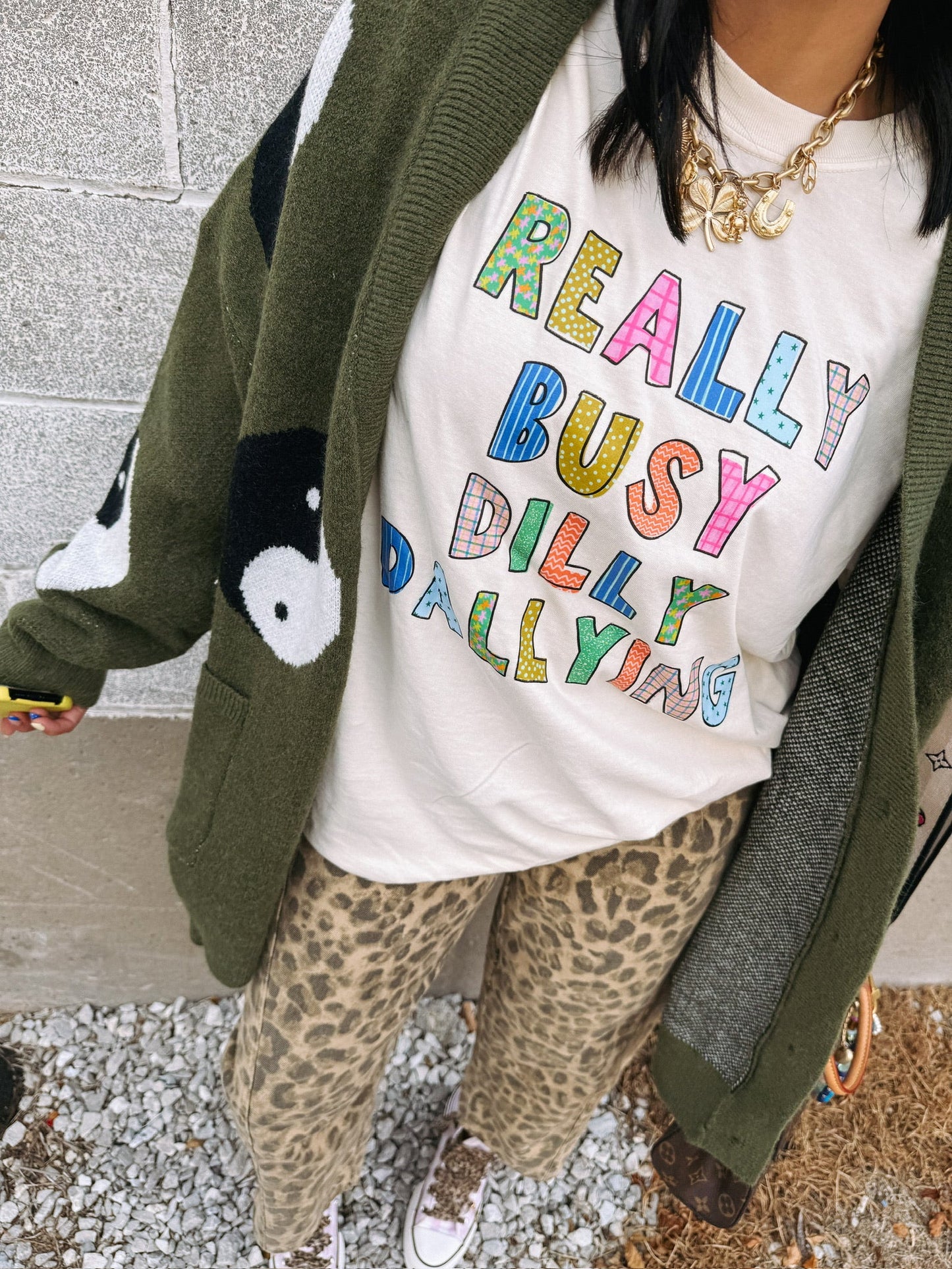 really busy dilly dallying graphic tee // women's