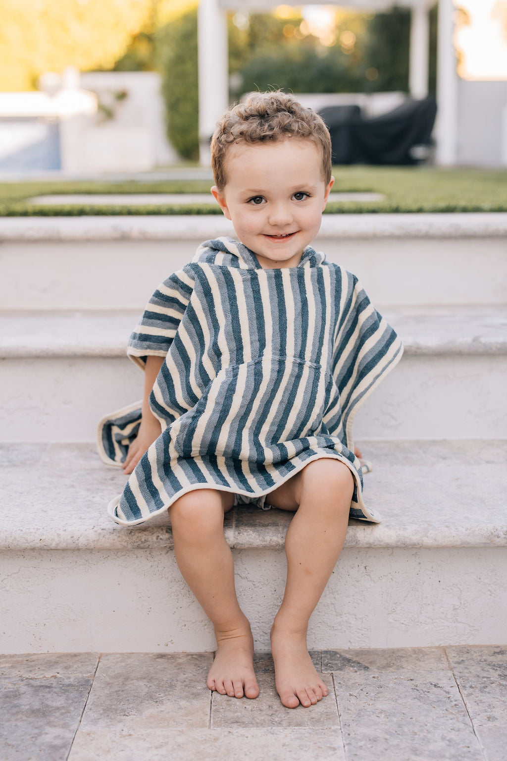 organic cotton beach poncho // blue stripe (sizing up to 7-10 years)