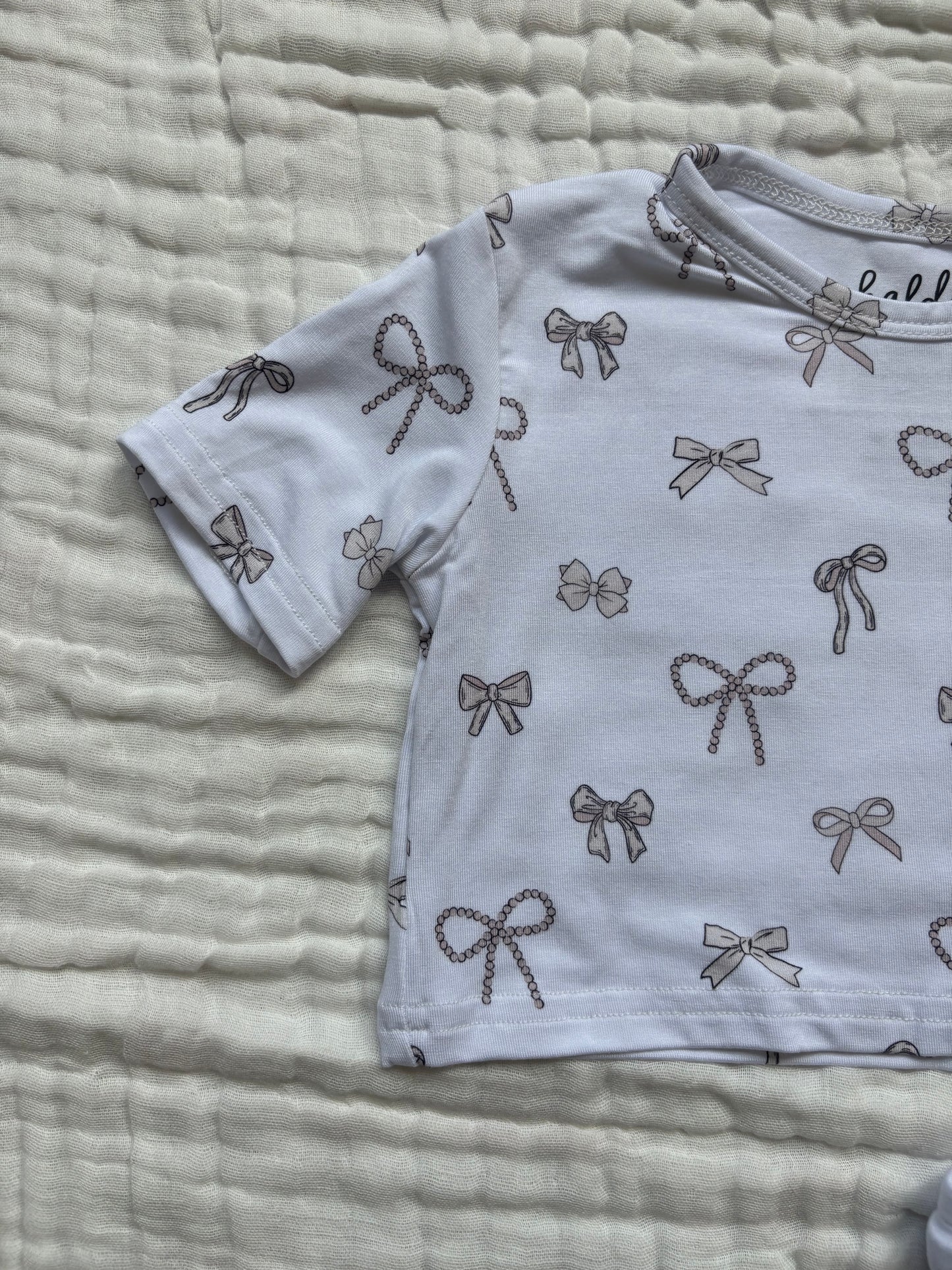 kaldi bamboo lounge set // neutral bows