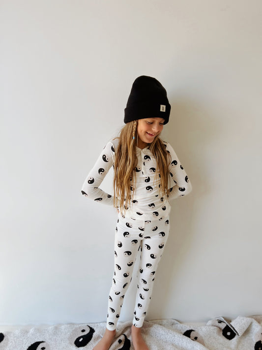 black/white yin yang bamboo pajamas // LONG-SLEEVE TWO-PIECE SET (comes in extended sizing)