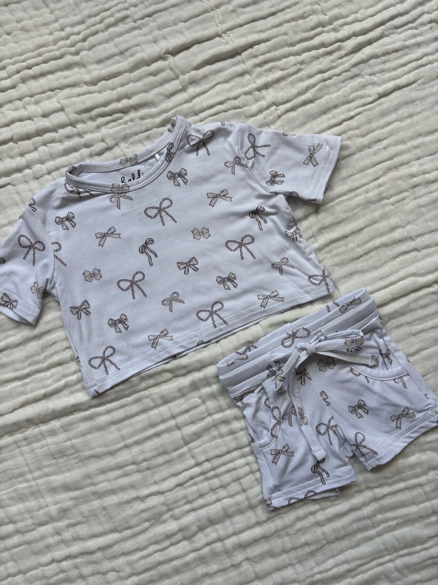 kaldi bamboo lounge set // neutral bows