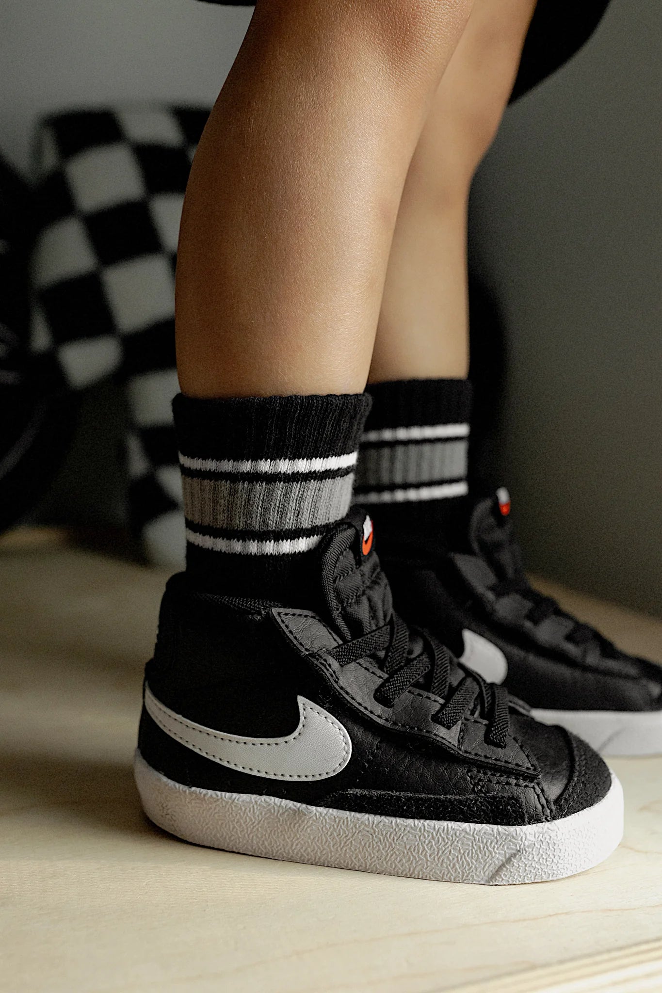 monochrome stripe socks
