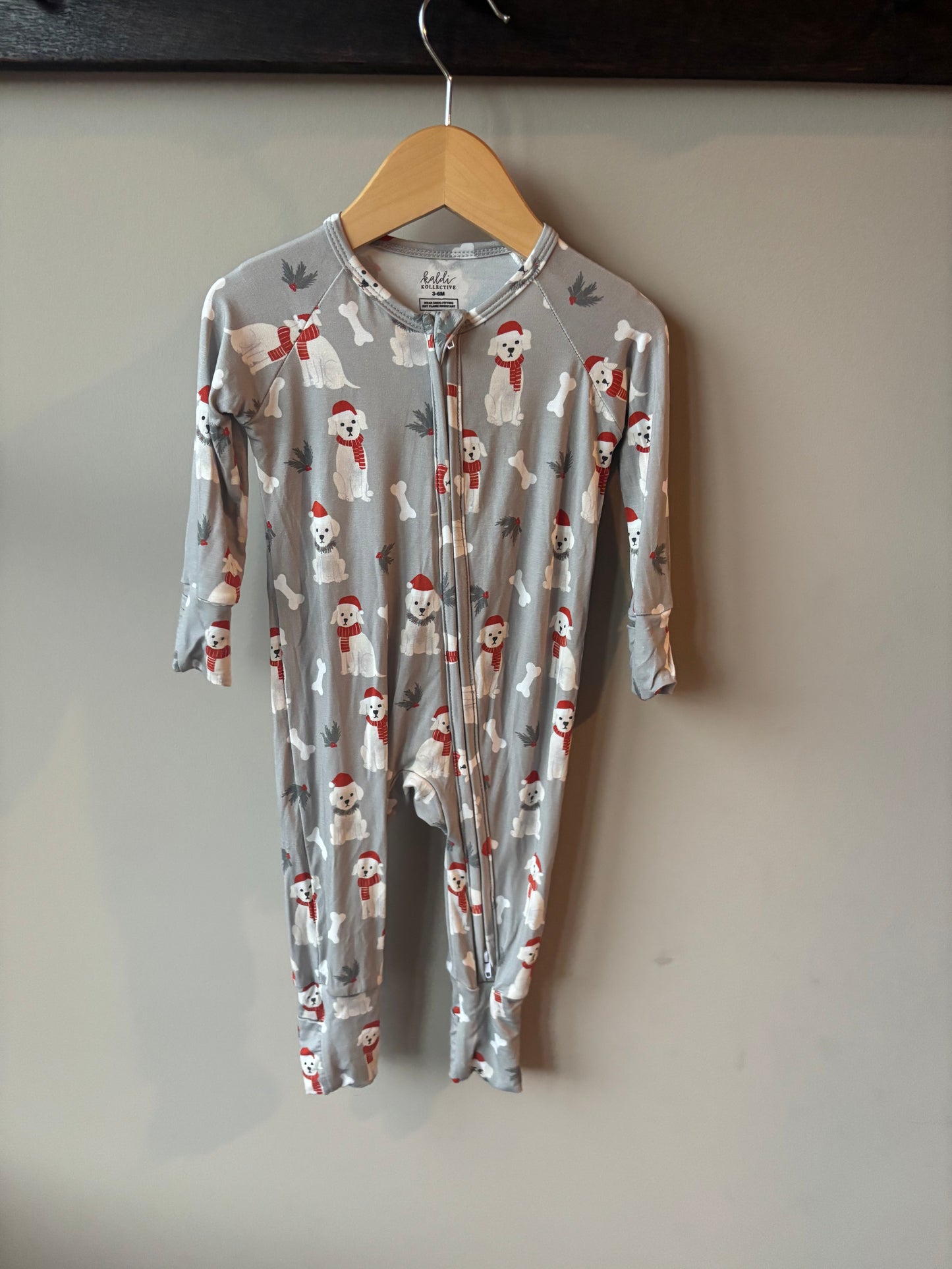 santa paws kaldi bamboo pajamas // ZIPPY or LONG-SLEEVE TWO-PIECE SET