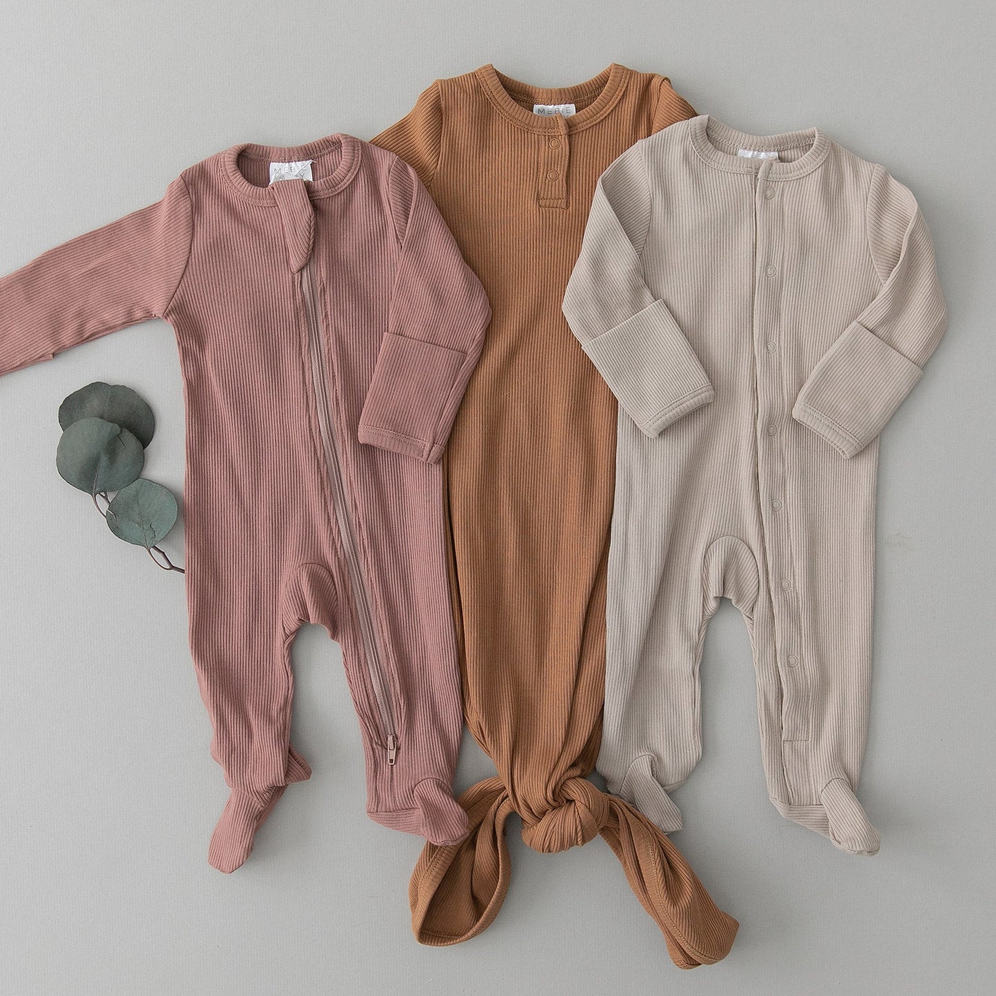 organic cotton ribbed footie // dusty rose