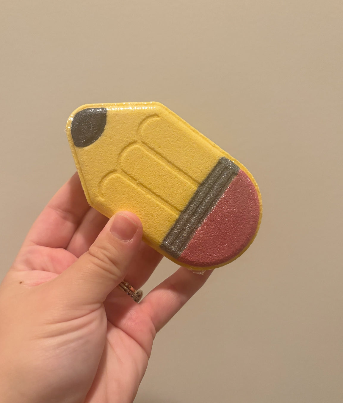 pencil bath bomb