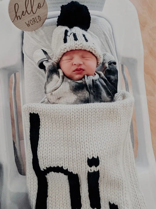 hi knitted baby blanket // cream + black