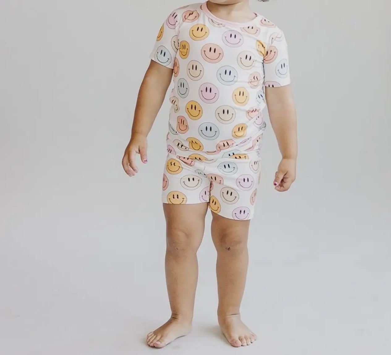 smiley bamboo pajamas // SHORT-SLEEVE TWO-PIECE set