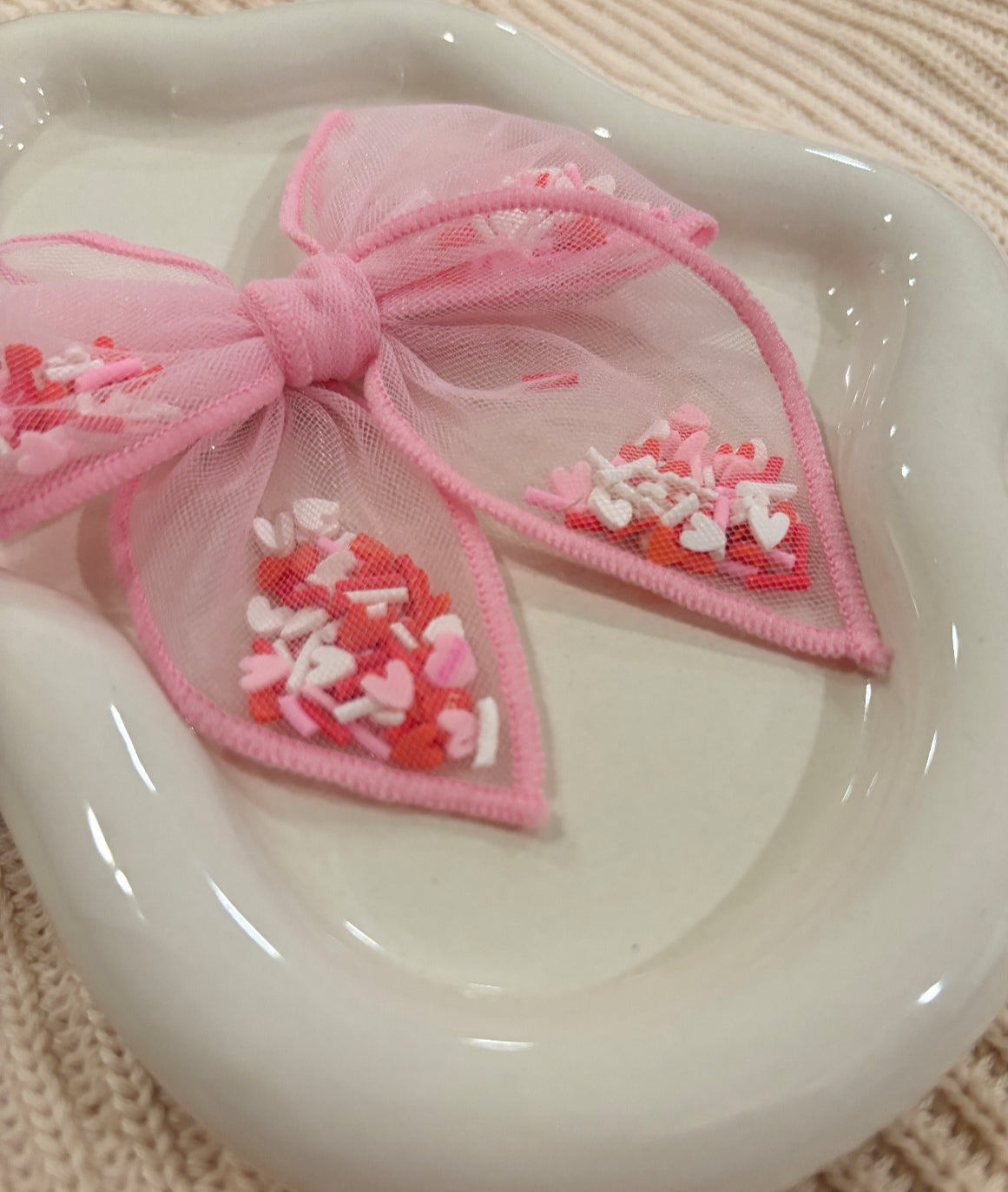 pink conversation heart + sprinkles shaker bow