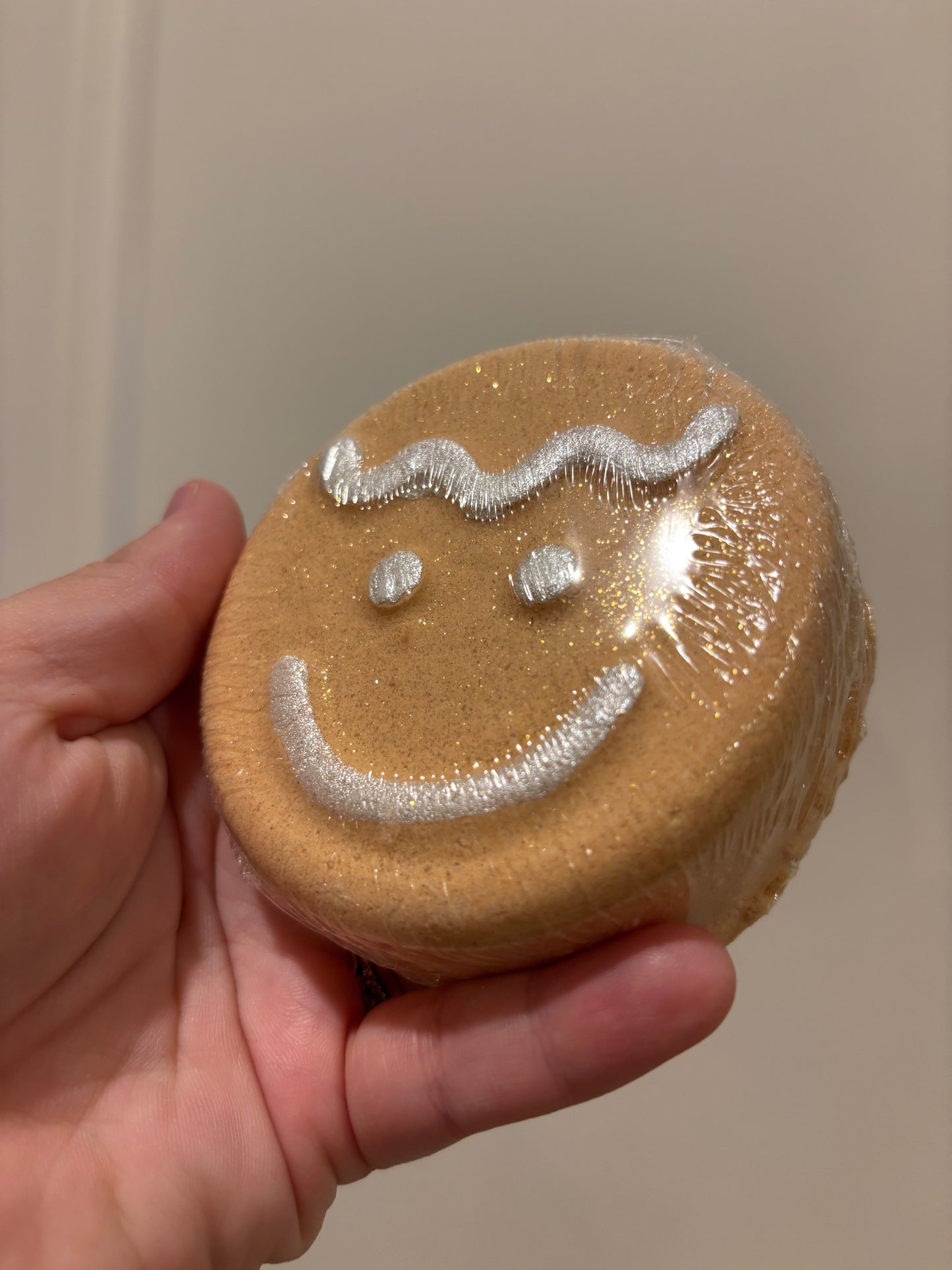 prize bath bomb // gingerbread