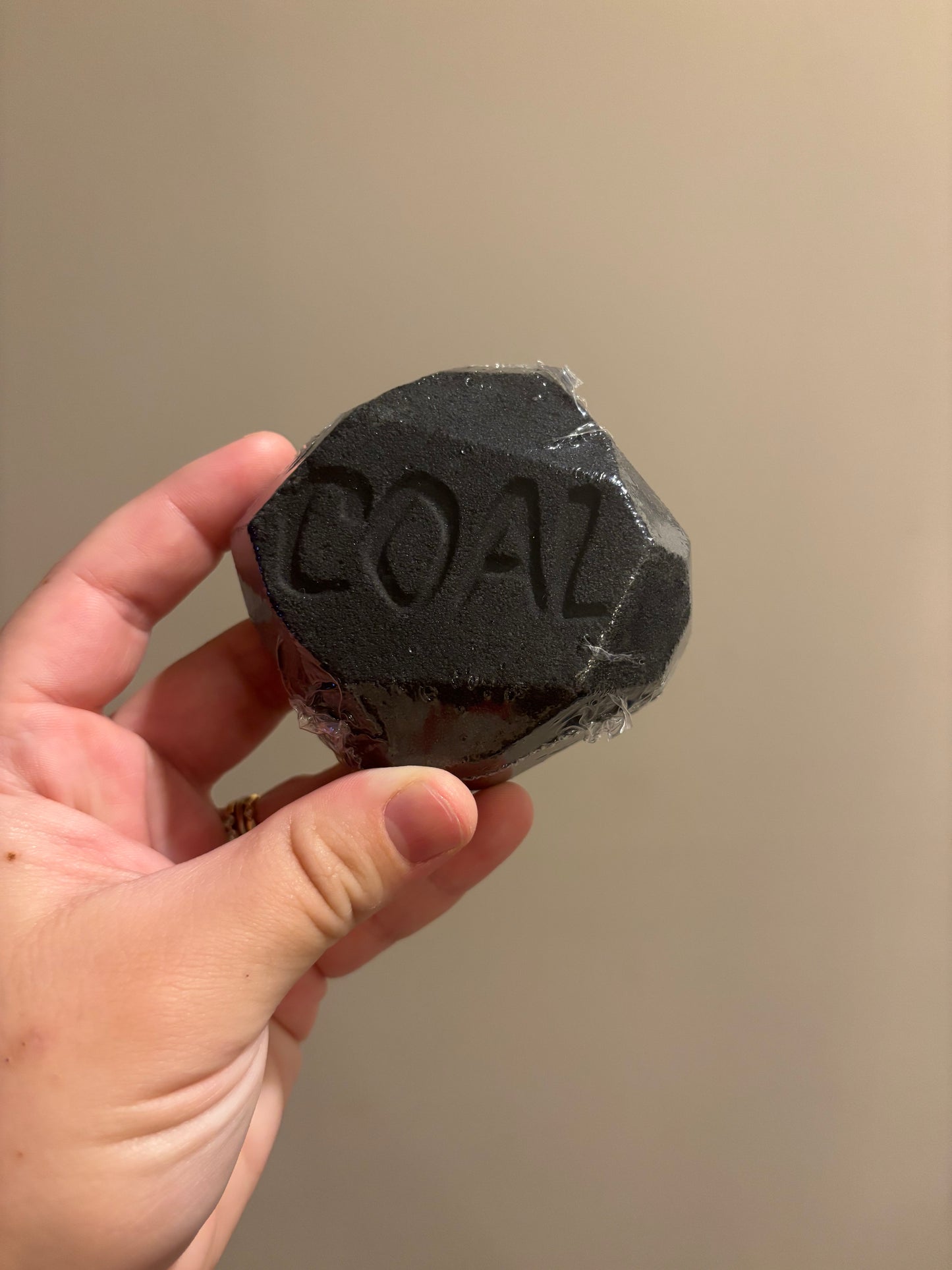 bath bomb // coal