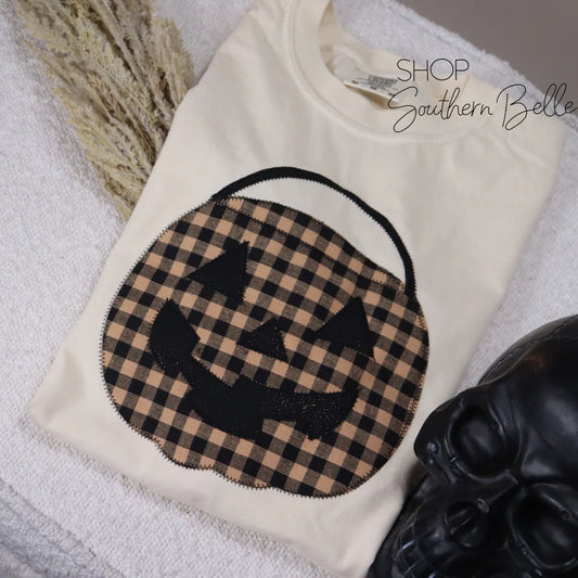 brown plaid halloween bucket tee // women's