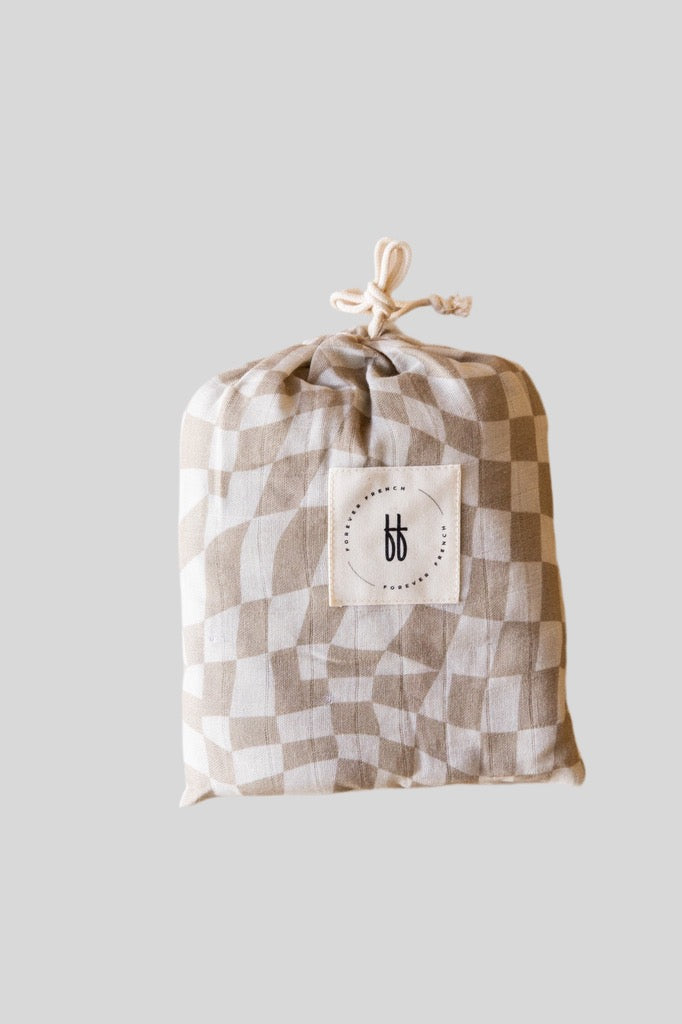 muslin crib sheet // wavy checkered