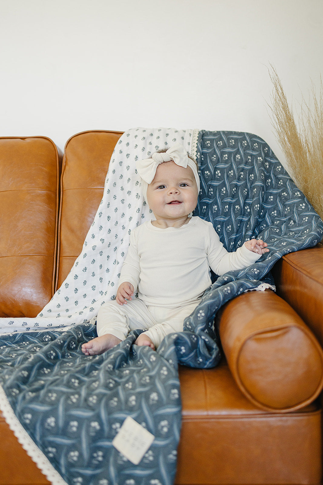 lace muslin quilt // navy + cream berry