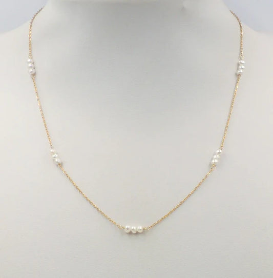 dainty gold + pearls necklace // for women