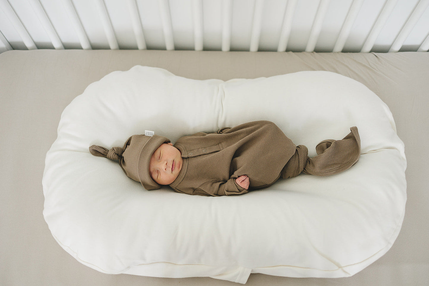 organic ribbed cotton newborn knot hat // cocoa