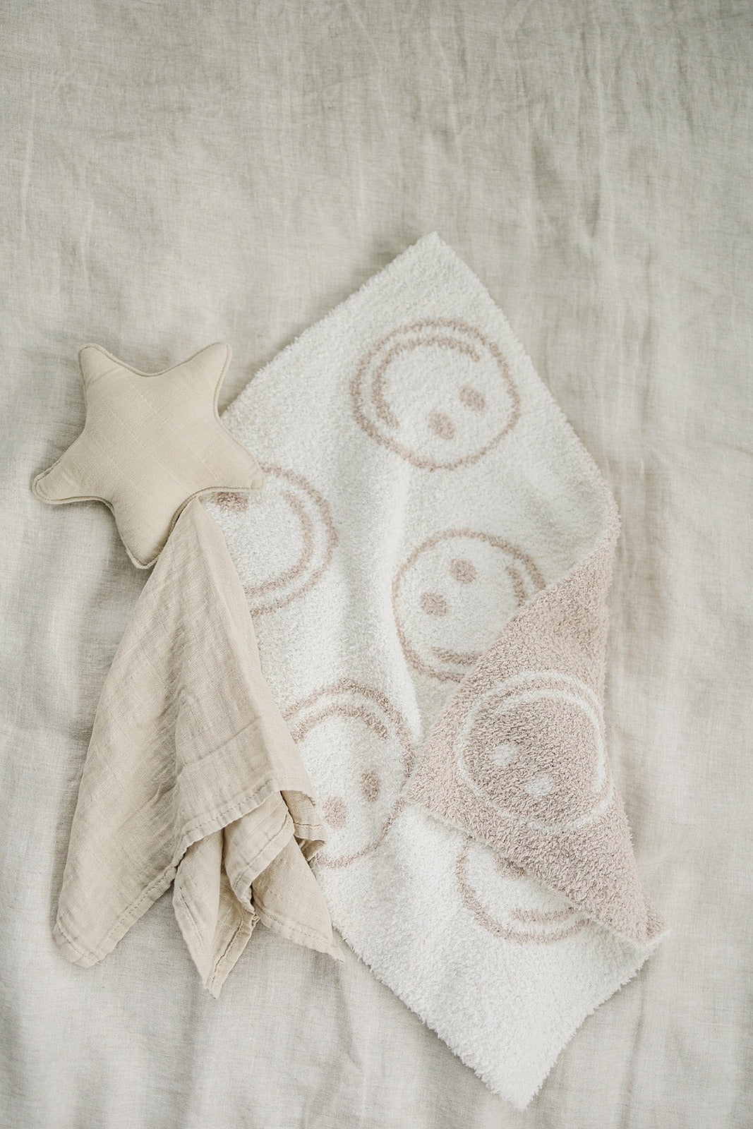 plush blanket // taupe smiley