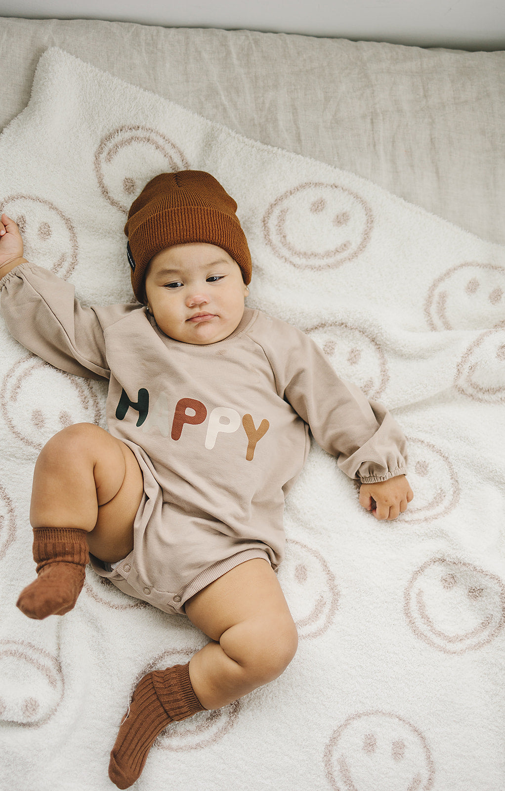 plush blanket // taupe smiley