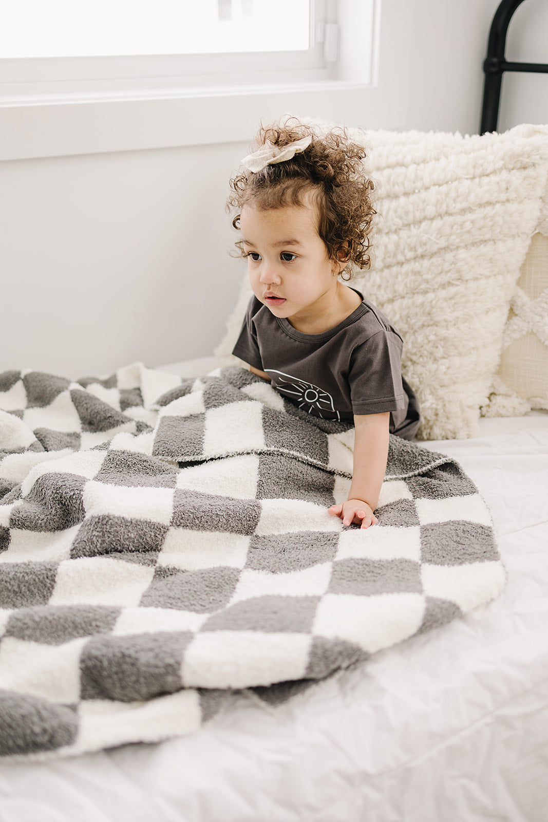 plush blanket // charcoal checkered