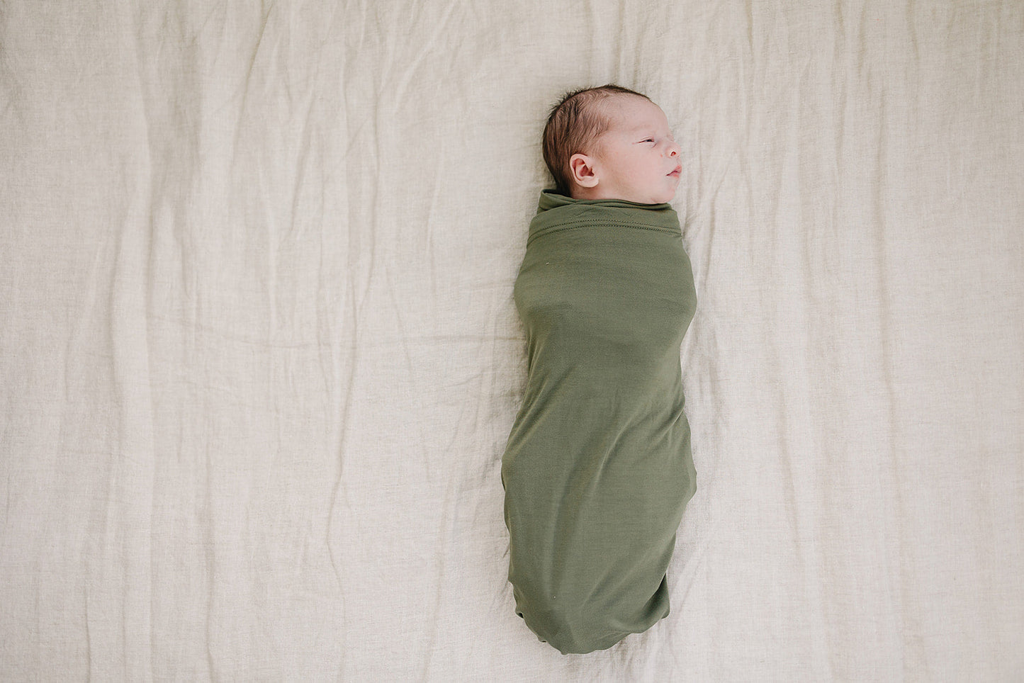 bamboo stretch swaddle // olive