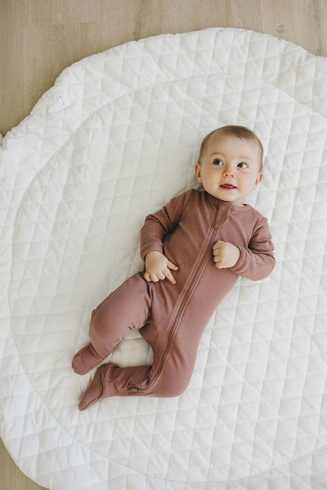 organic cotton ribbed footie // dusty rose