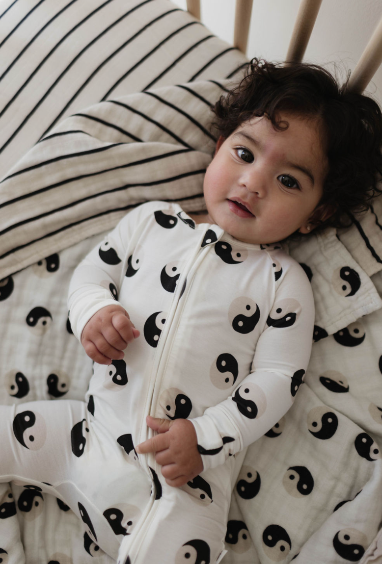 black + white yin yang bamboo pajamas // ZIPPY