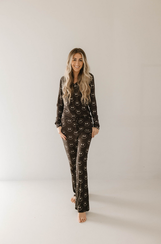 women's bamboo pajamas // charcoal/white smile