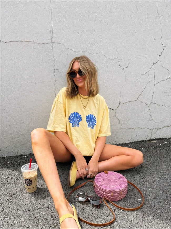 sister seashells graphic tee // women's