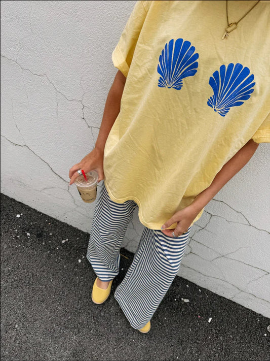 sister seashells graphic tee // women's