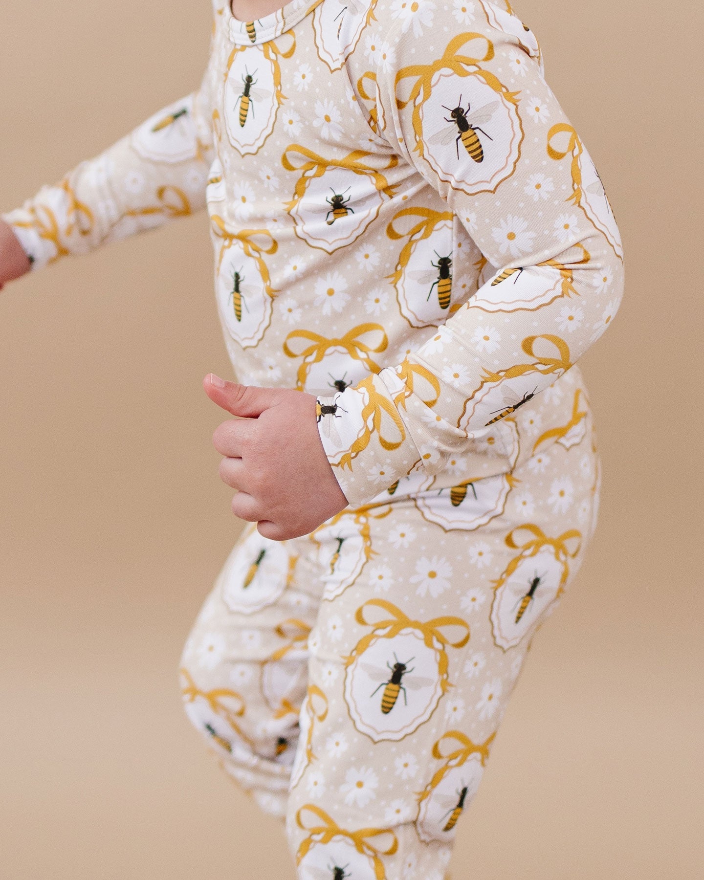 honey bee bamboo pajamas // LONG-SLEEVE TWO-PIECE SET