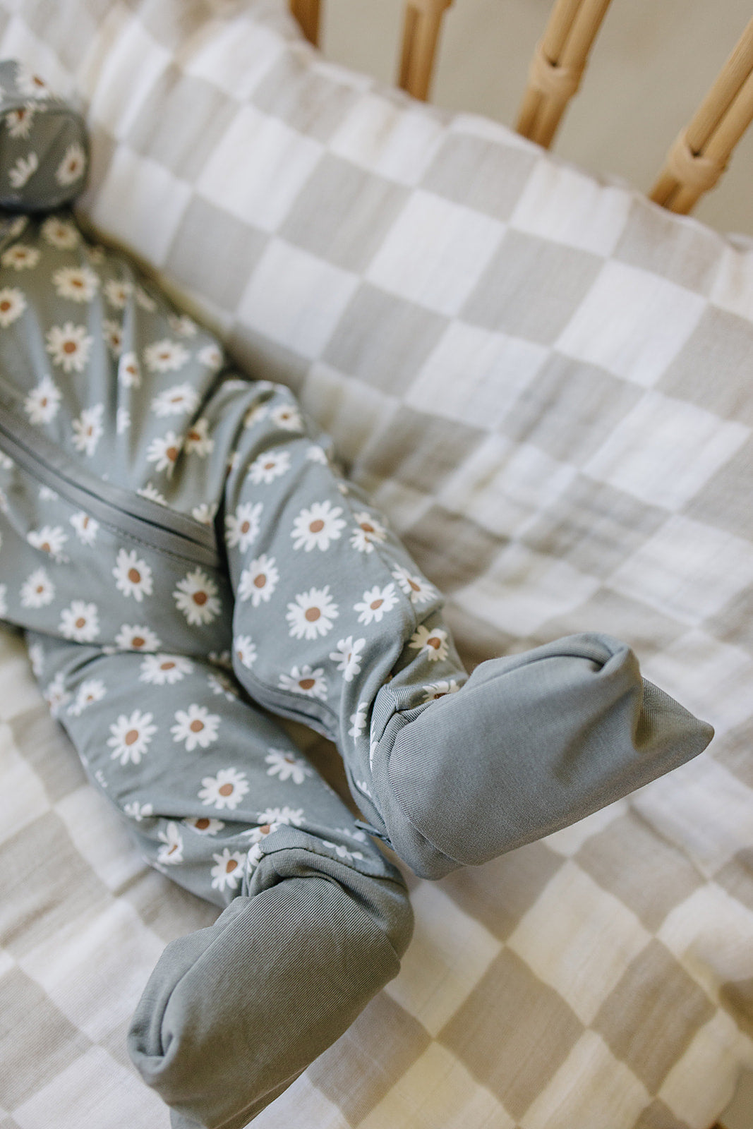 light green daisy bamboo pajamas // ZIPPY