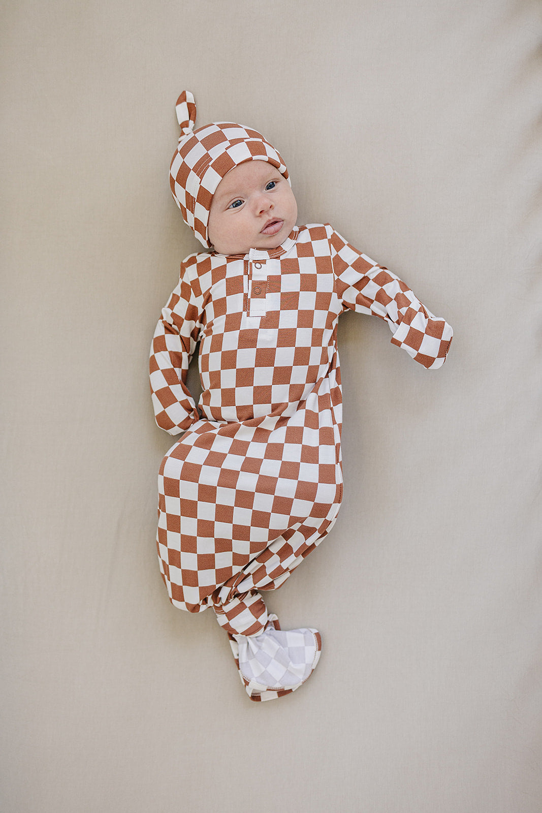 bamboo newborn knot hat // rust checkered