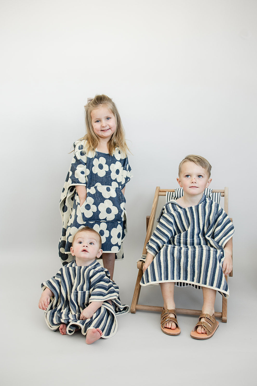 organic cotton beach poncho // blue stripe (sizing up to 7-10 years)