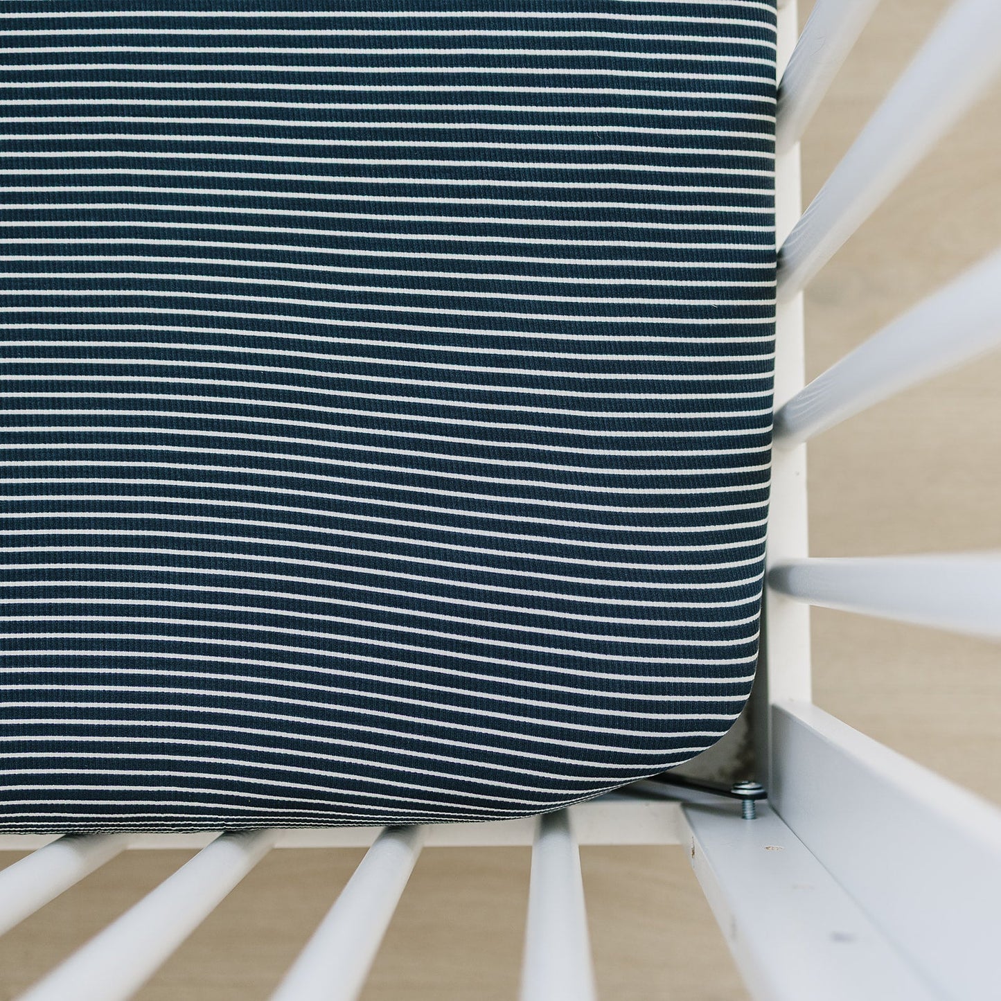 bamboo stretch crib sheet // navy stripes