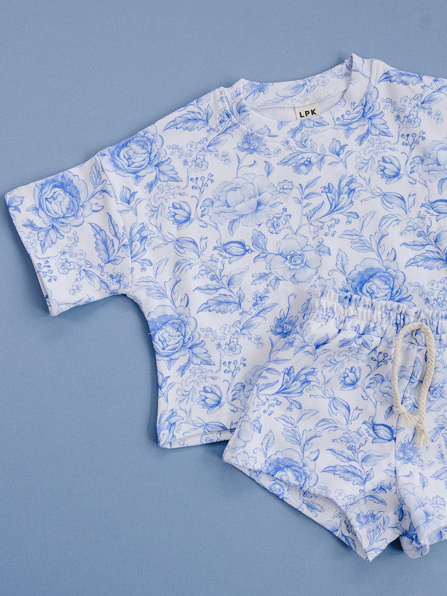 shorts set // blue flowers