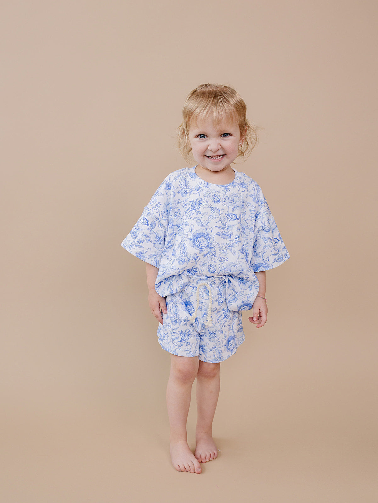 shorts set // blue flowers