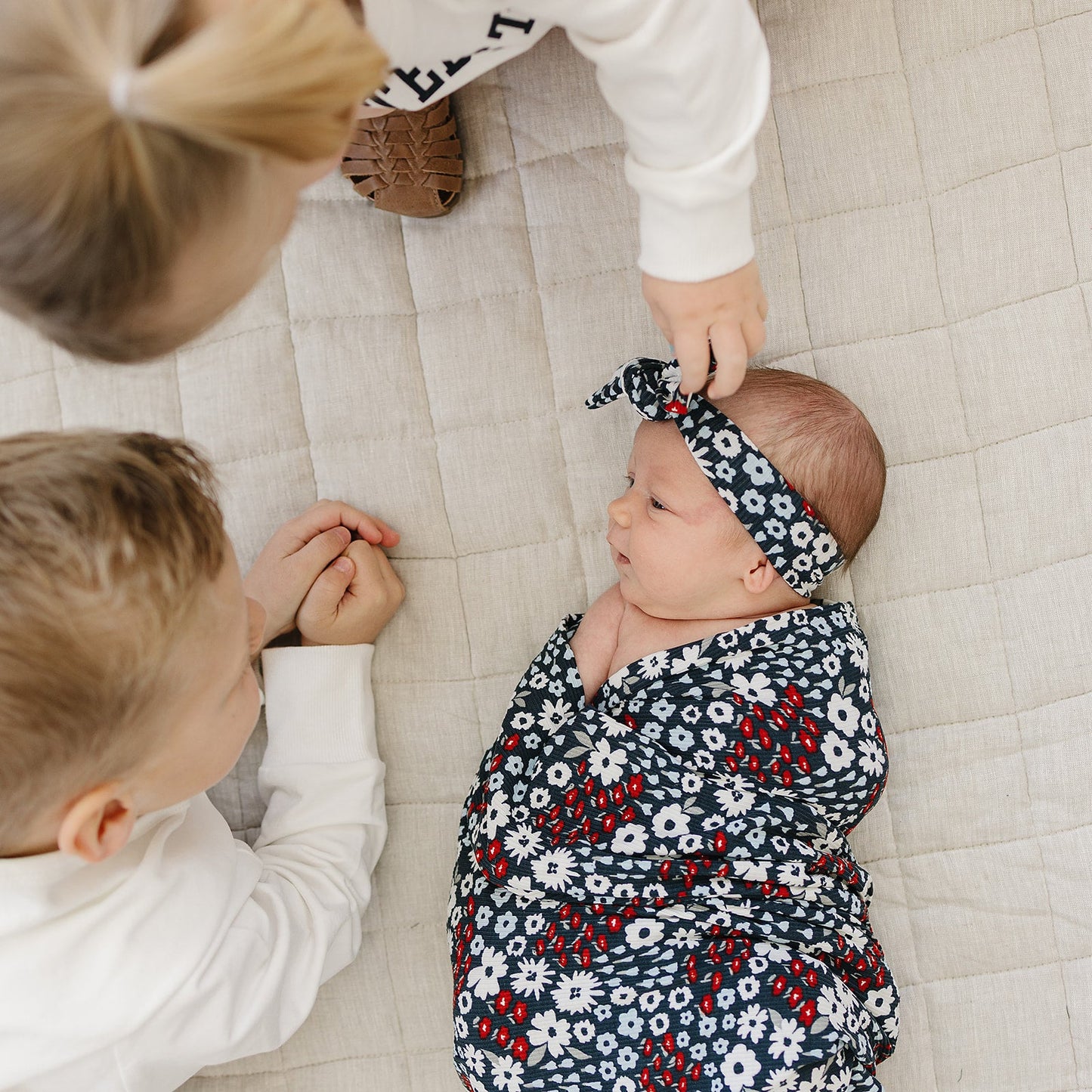 ribbed bamboo stretch swaddle // americana floral