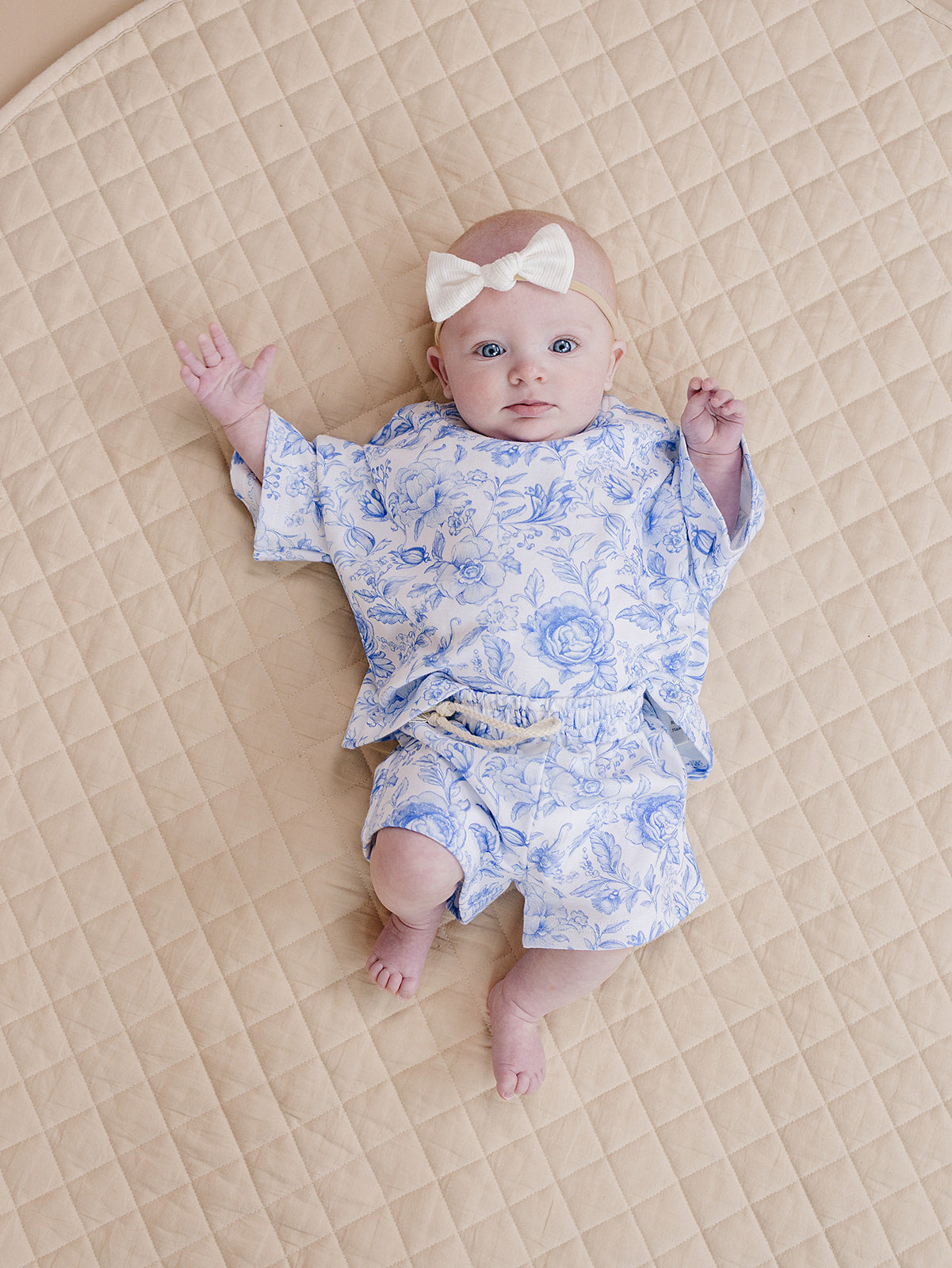 shorts set // blue flowers