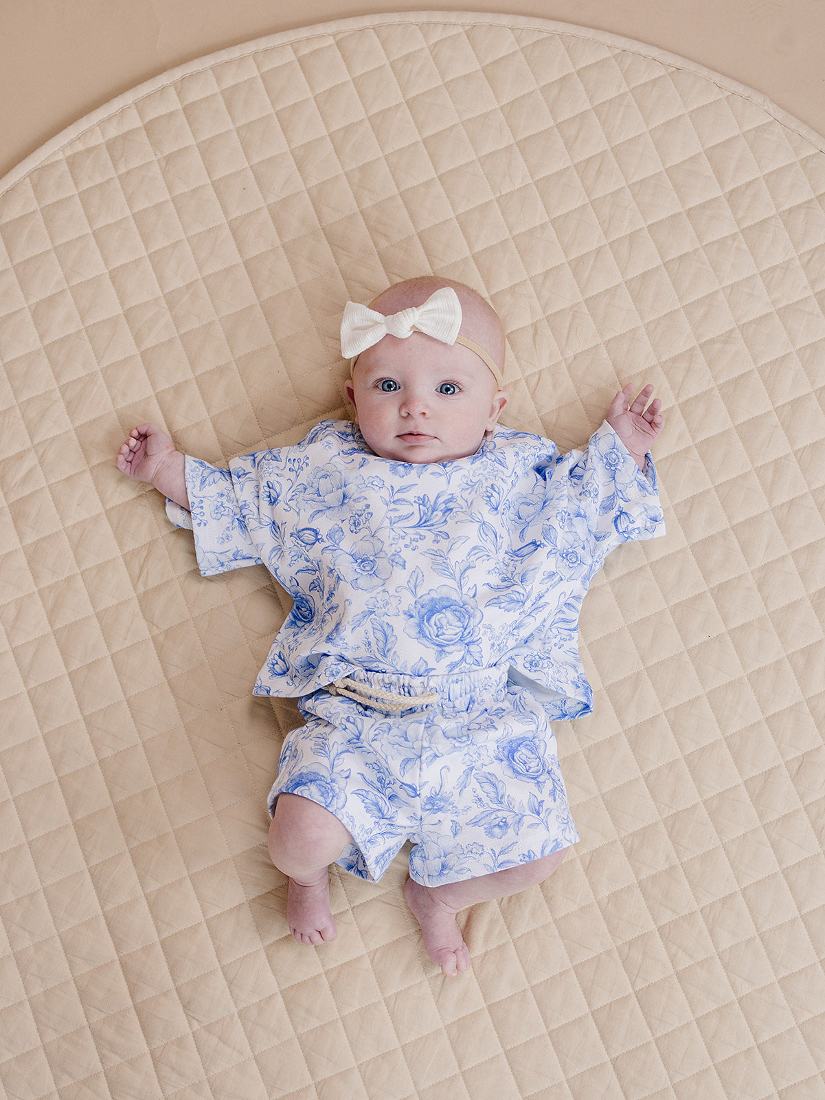 shorts set // blue flowers