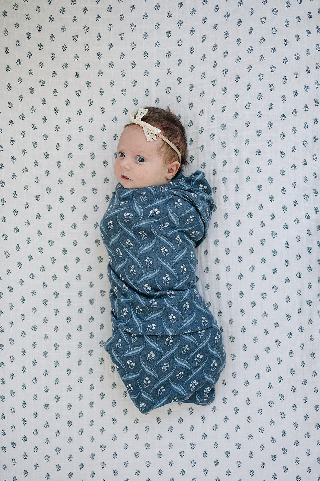 muslin crib sheet // cream berry