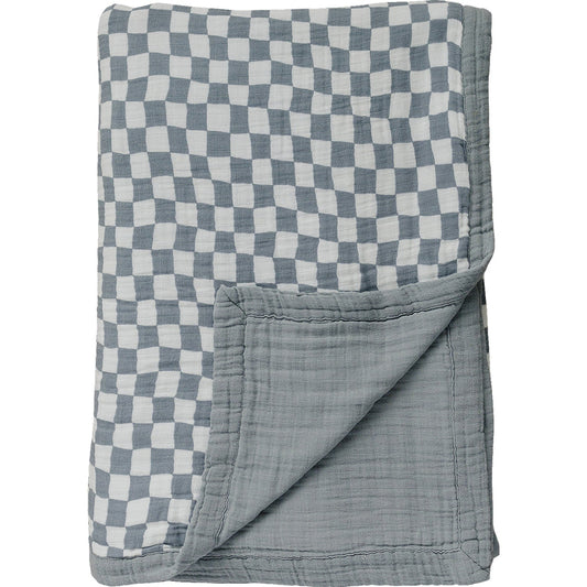 twin muslin quilt // dusty blue wavy checkered