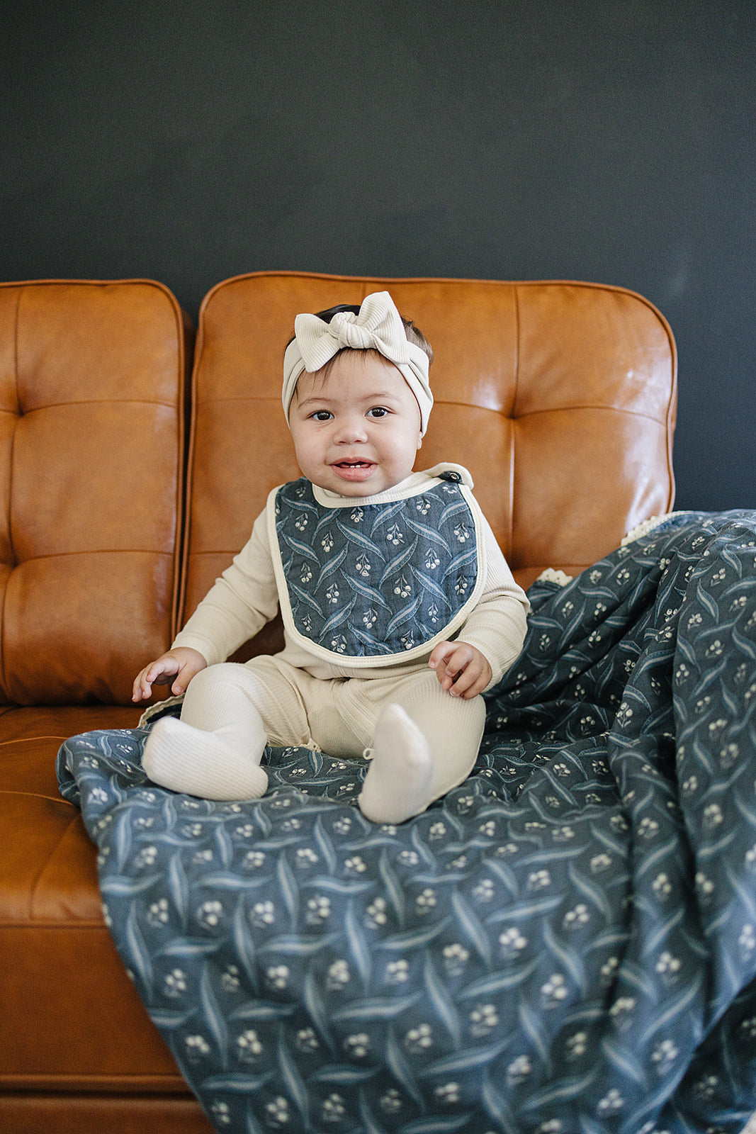 lace muslin quilt // navy + cream berry