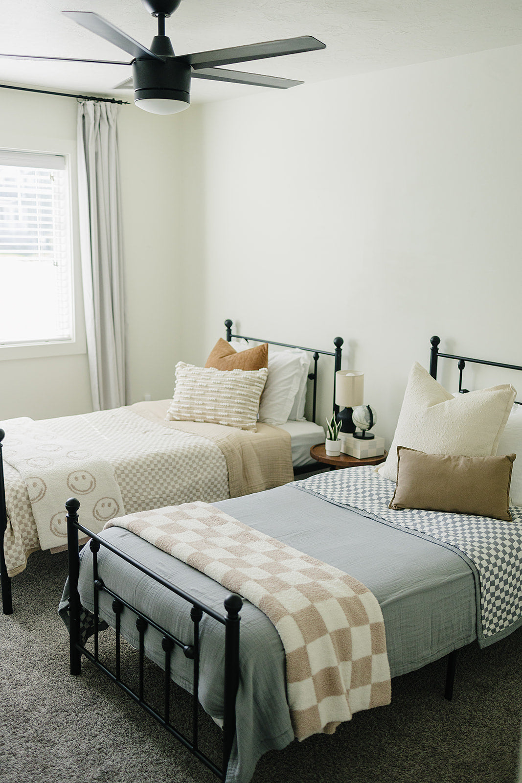 twin muslin quilt // dusty blue wavy checkered