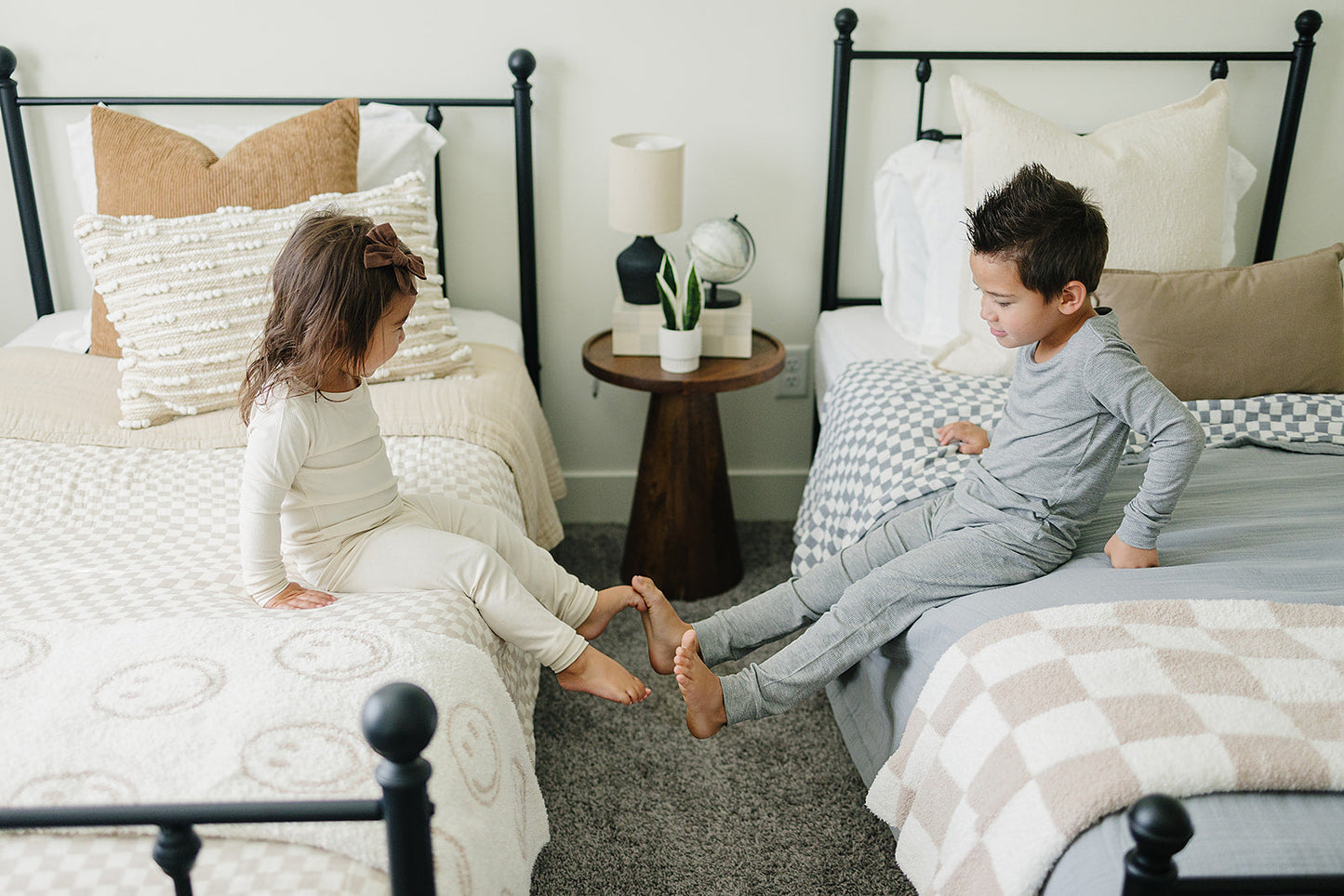 twin muslin quilt // dusty blue wavy checkered