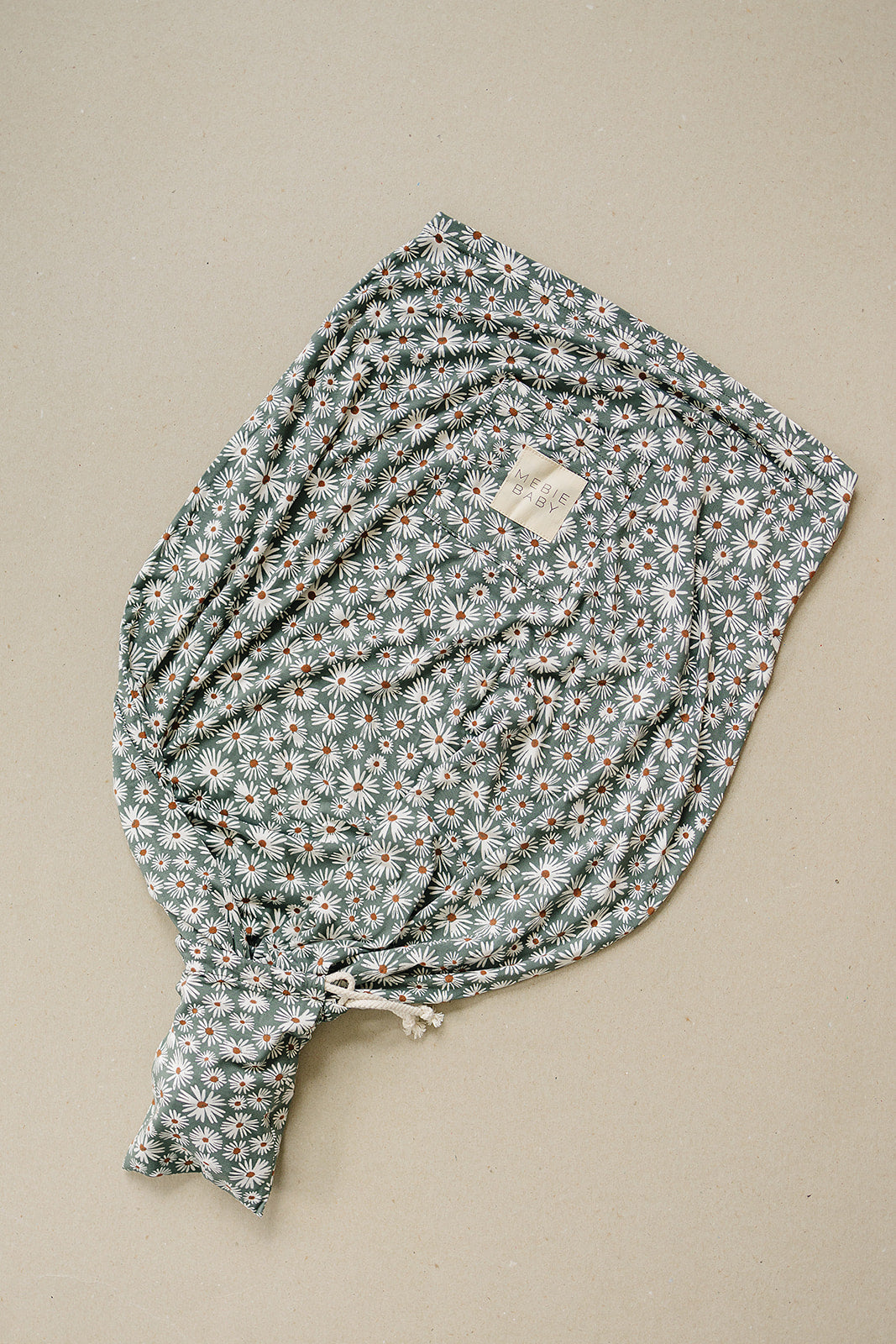 bamboo multi-use cover // dark green daisy