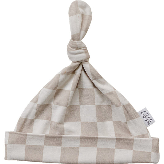 bamboo newborn knot hat // taupe checkered