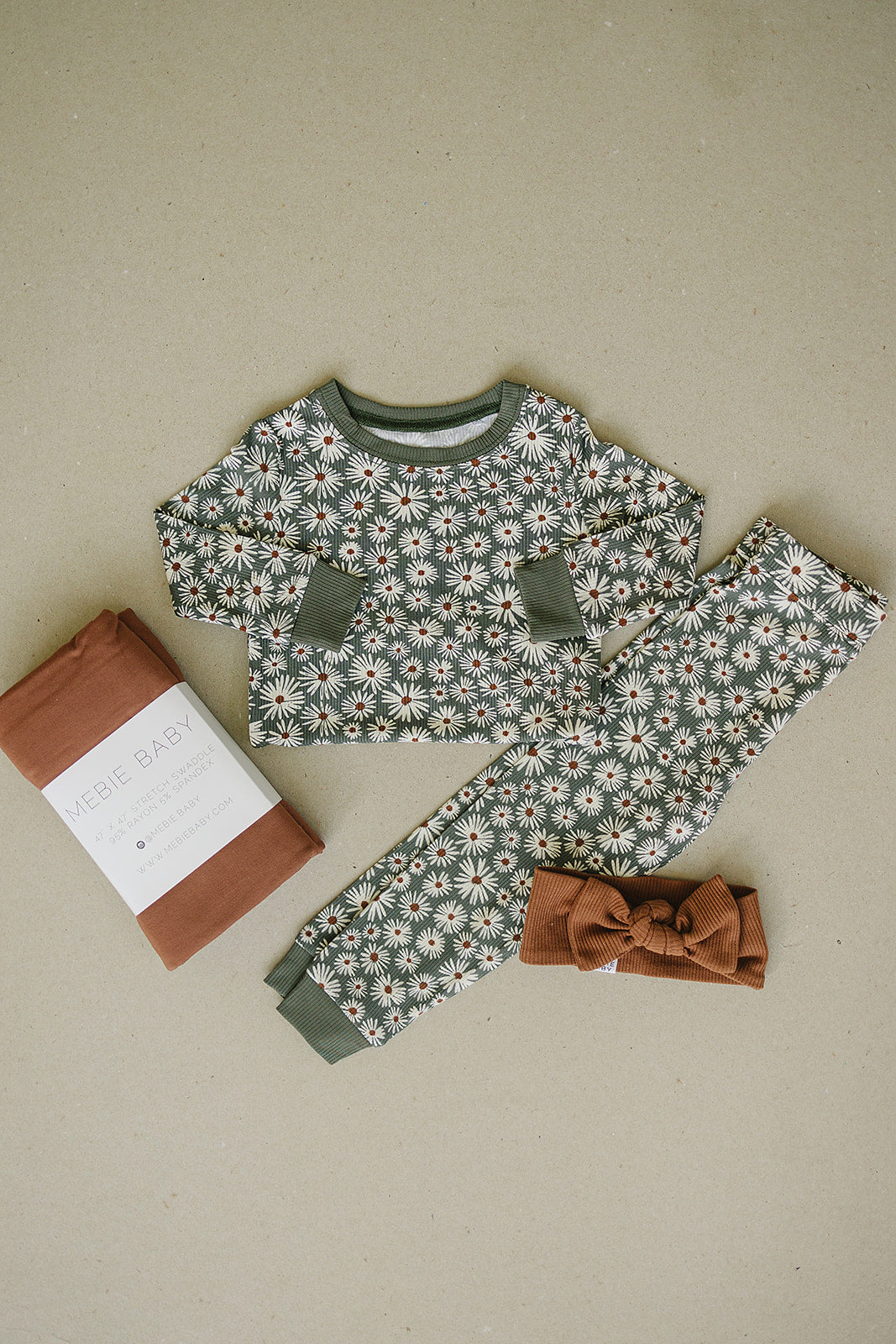 dark green daisy ribbed bamboo pajamas // LONG-SLEEVE TWO-PIECE SET