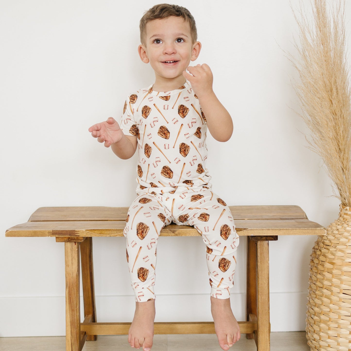 grand slam baseball bamboo pajamas // SHORT-SLEEVE TWO-PIECE SET